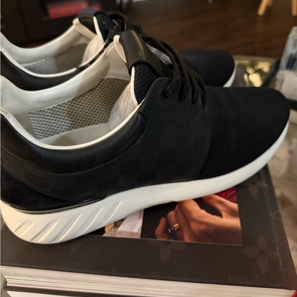 Louis Vuitton Fastlane sneaker - black and white - Picture 6 of 10